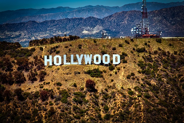Ile godzin trwa lot do Los Angeles? Ile godzin trwa lot do Los Angeles?